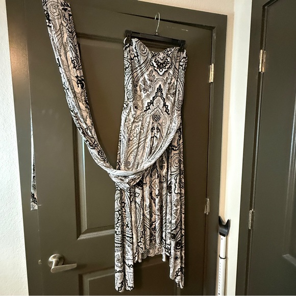 INC International Concepts Black and White Paisley High-Low Dress - Picture 7 of 12